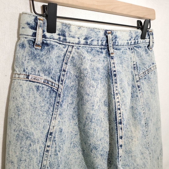 80’s Chic acid wash Bermuda length shorts, size 4 - Picture 5 of 7